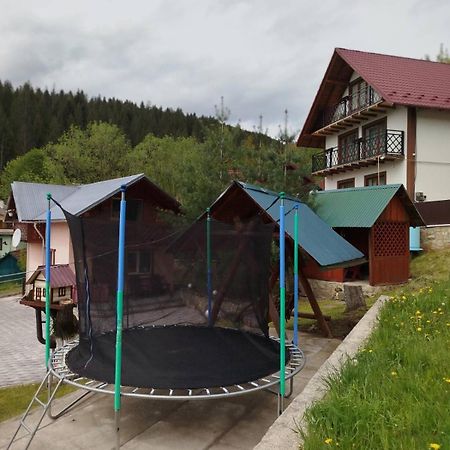 Holiday Home Melodiya Karpat Yaremche Eksteriør billede