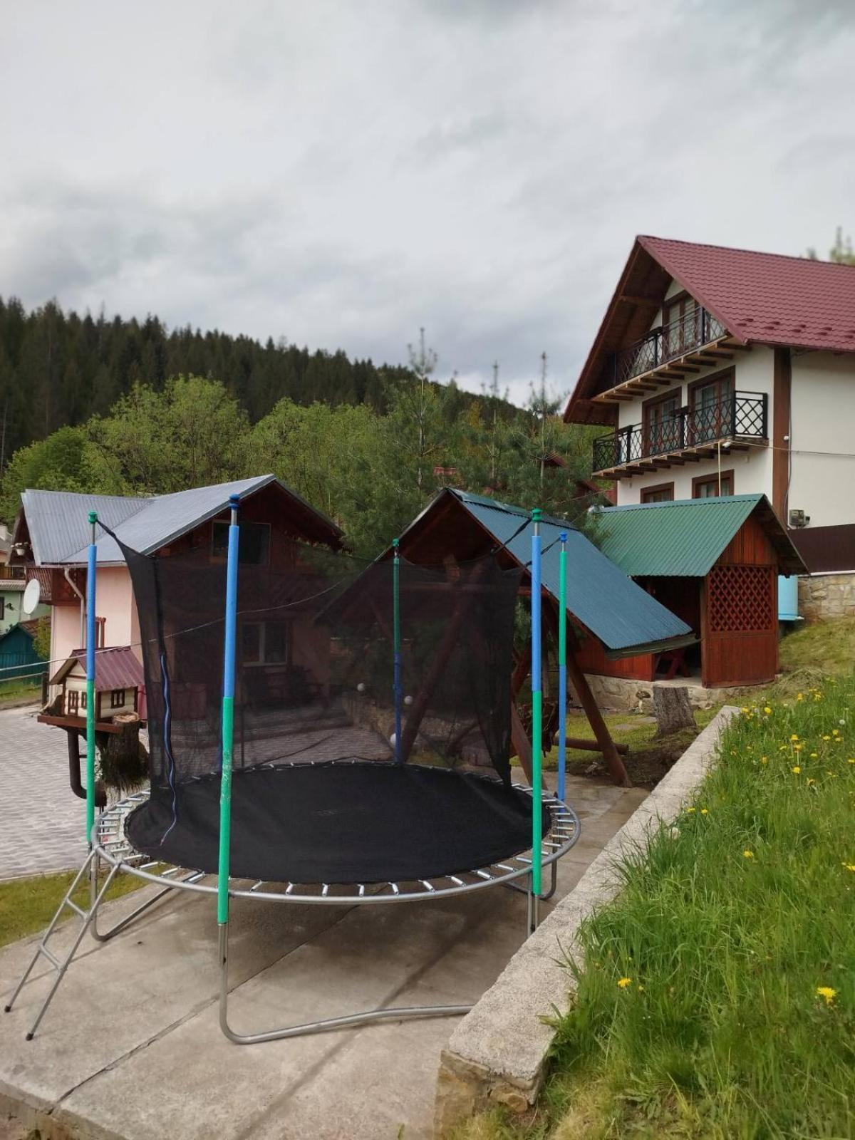 Holiday Home Melodiya Karpat Yaremche Eksteriør billede